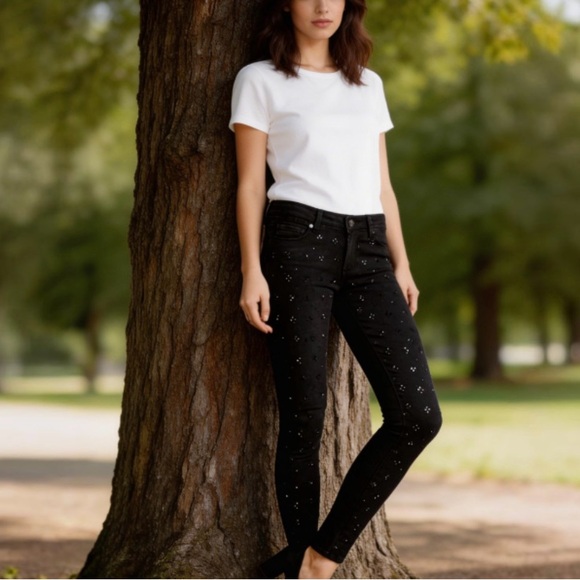PAIGE Denim - PAIGE Verdugo Cleo Jewel Embellished Black Skinny Jeans Size 29